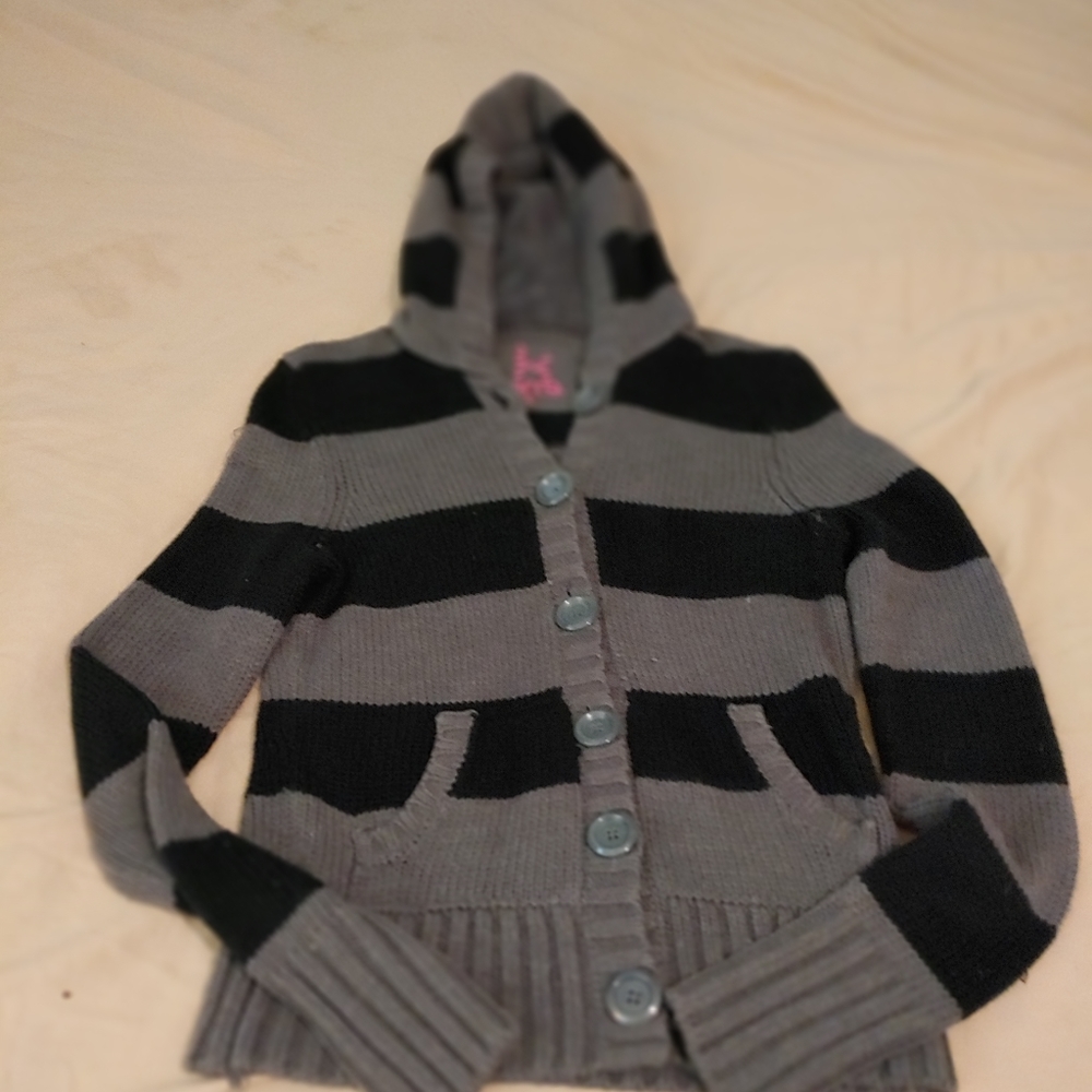 kirra brand cardigan type sweater